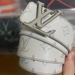 Reversible Louis Vuitton White Belt